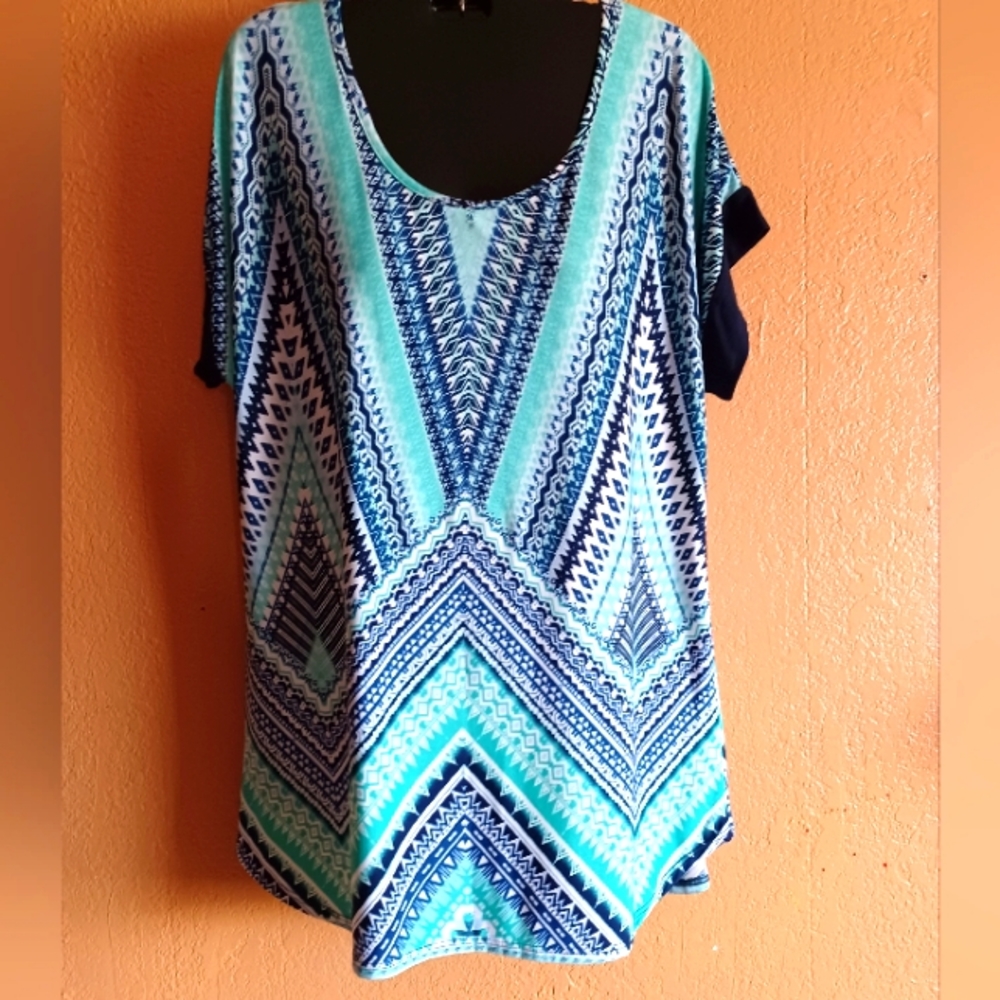 Paper Moon Green/ Blue Aztec Short Sleeve Blouse.. Size Large